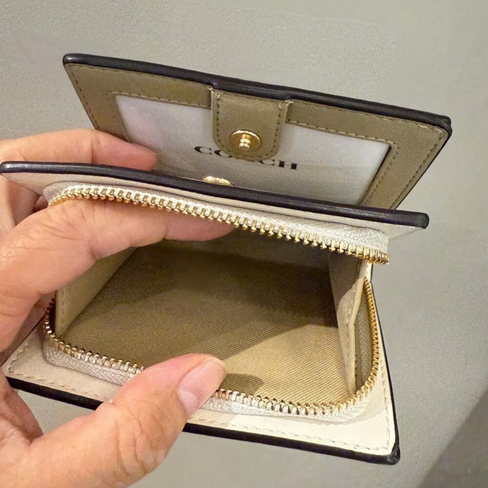 Coach CAP18 Snap Wallet With Strawberry Print - Picture 6 of 7